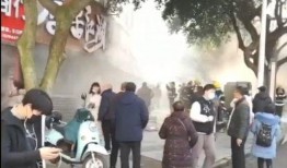 网友爆料餐厅视频大全最新,最新餐厅视频大全，揭秘美食背后的秘密